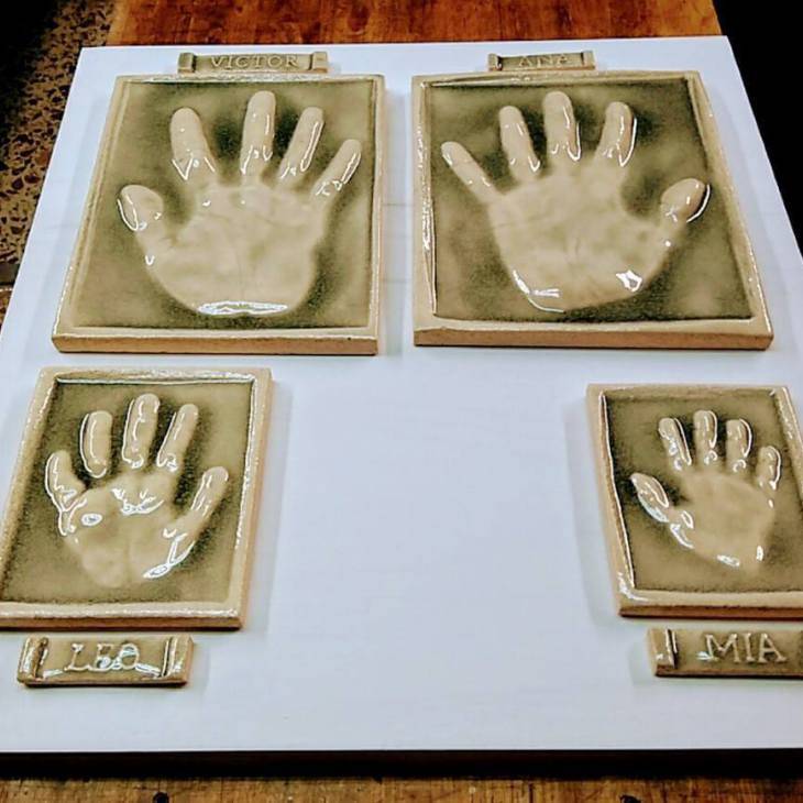 Bono Regalo huellas de bebé en cerámica enmarcadas - Lumbre y Barro taller  de cerámica