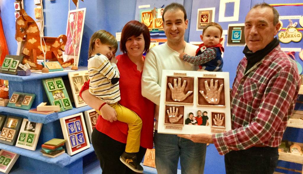 Mural huellas familia regalo